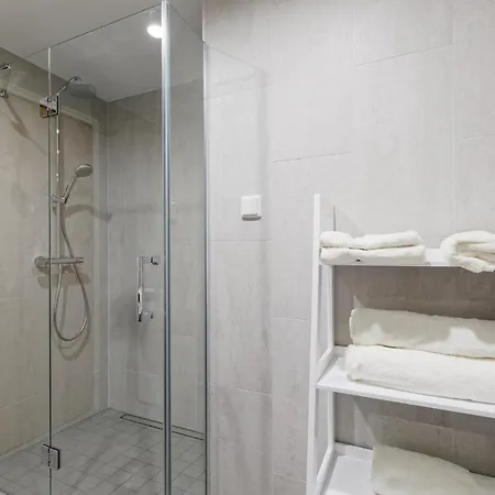 Goodson & Red Pronksi Appartement *